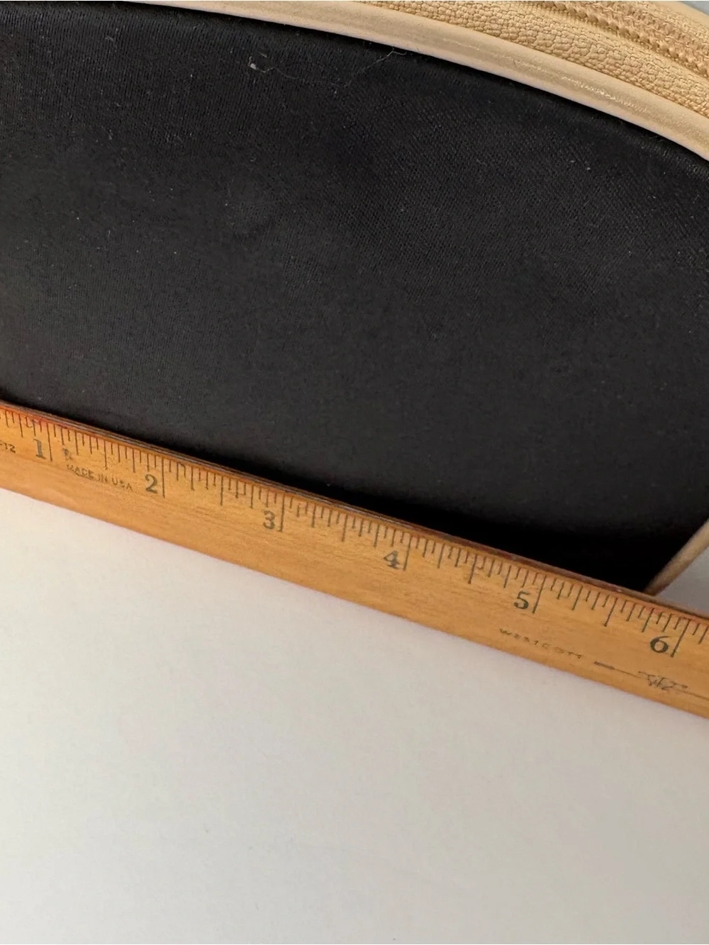 4-items bundle-New Estée Lauder Gold make- up bag /Worldwide dreams LLC blk